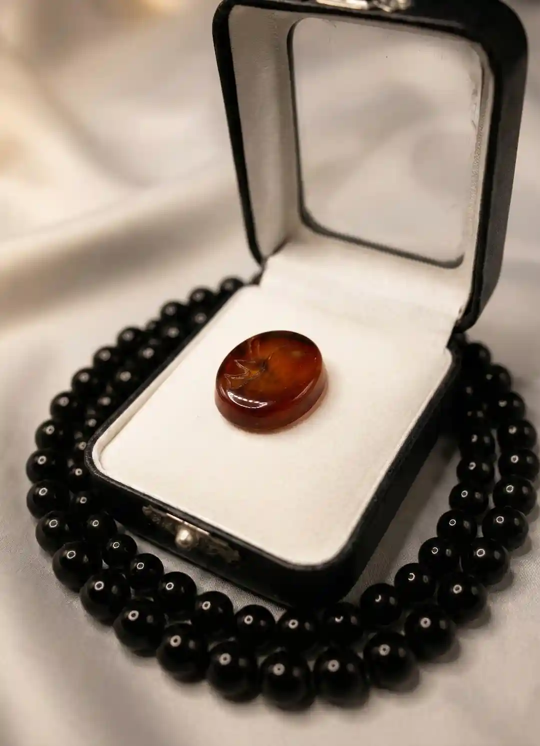 Natural Loose Tiger Eye Stone with Golden Luster Pakistan