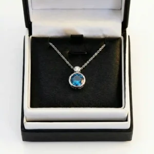 natural-blue-topaz-pendant-pakistan
