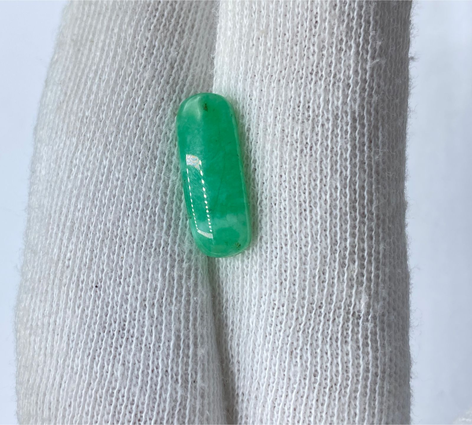 4.45 Carat Apple Green Jade – Natural Gemstone - Image 2