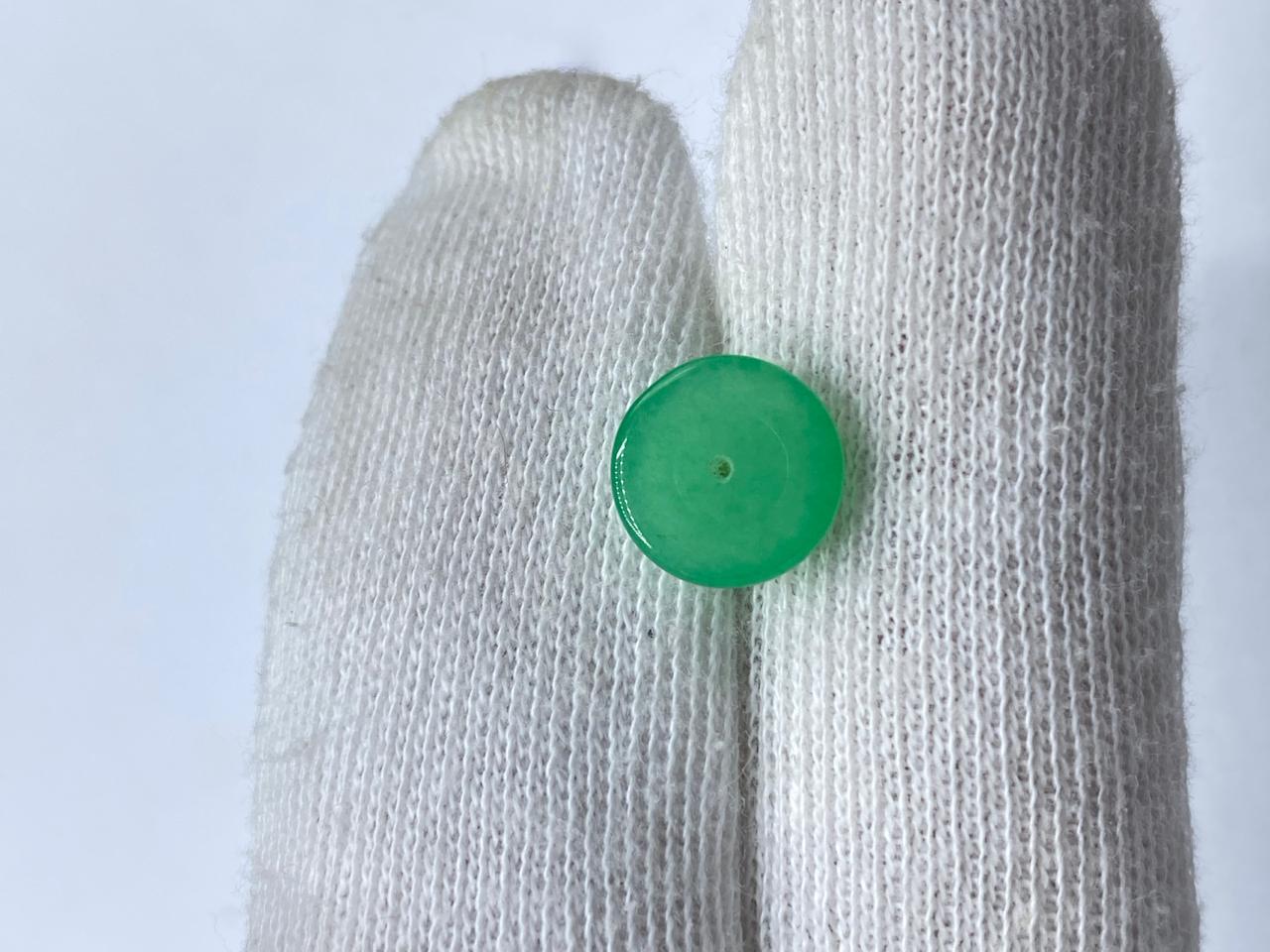 3.70 Carat Natural Apple Green Jade – Round Shape - Image 3